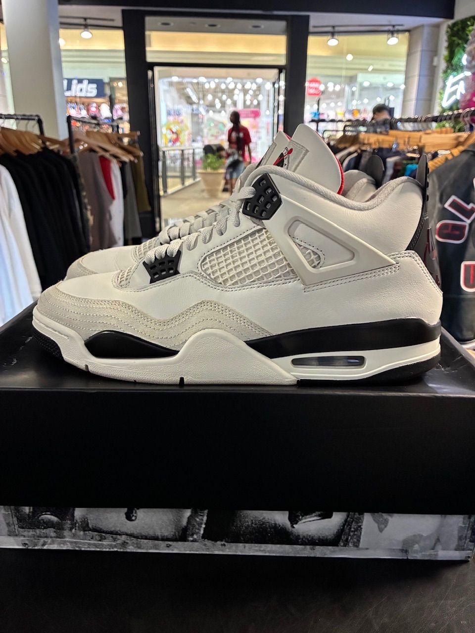 Jordan 4 Retro OG Flight Club - Used/Worn