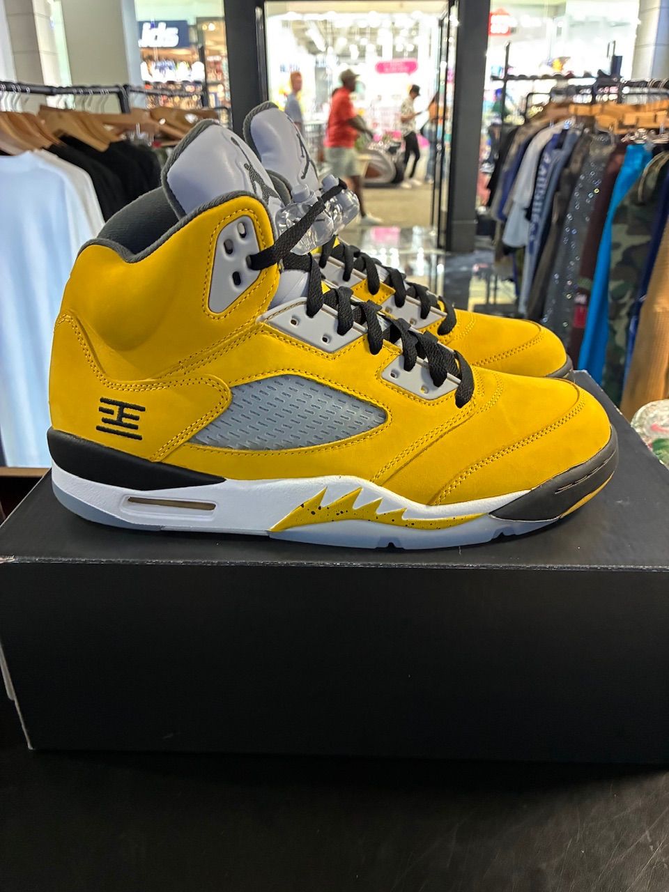 Jordan 5 Retro Tokyo T23 (2025) - Used/Worn