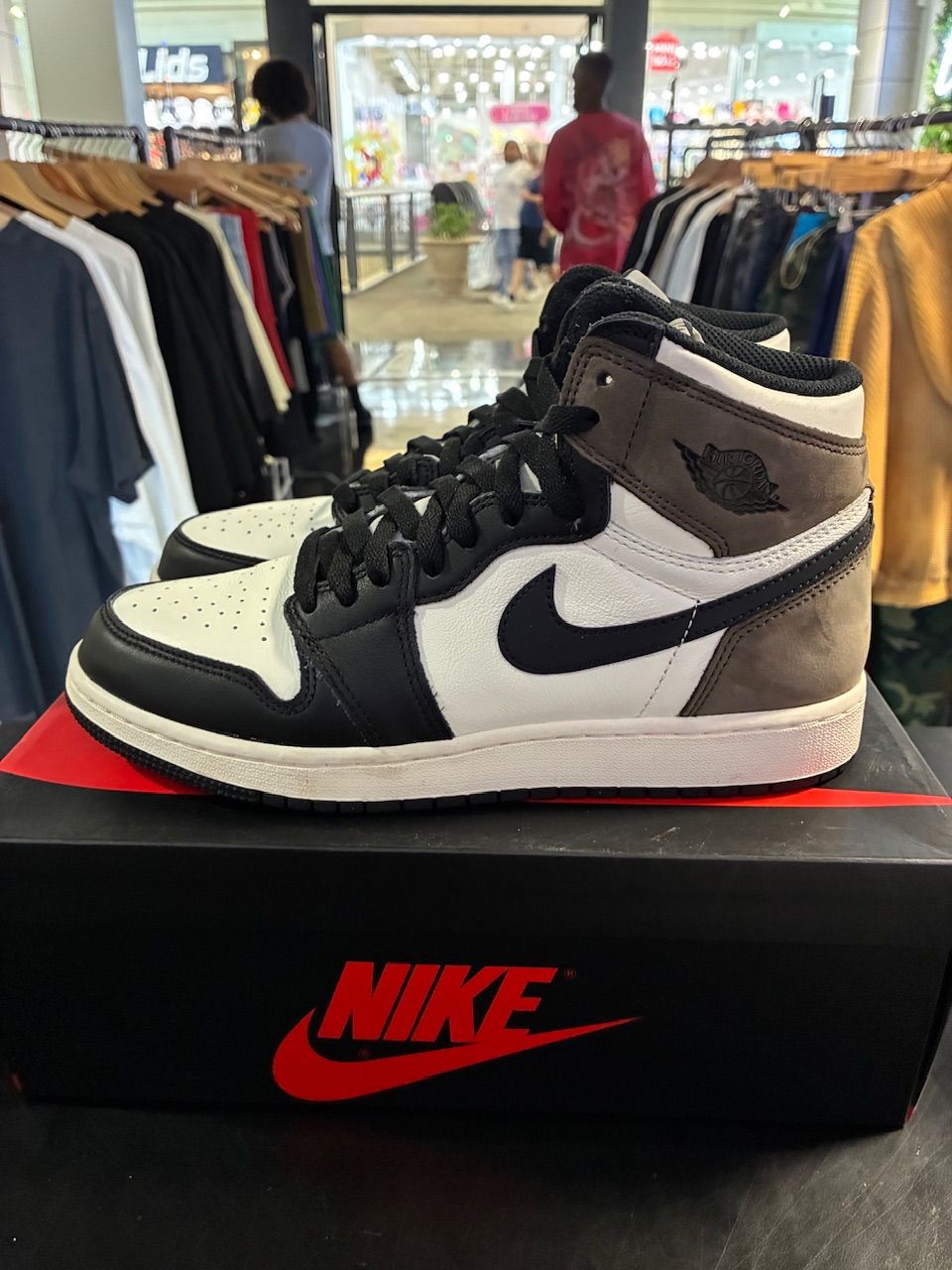 Jordan 1 Retro High Dark Mocha (GS) - Used/Worn