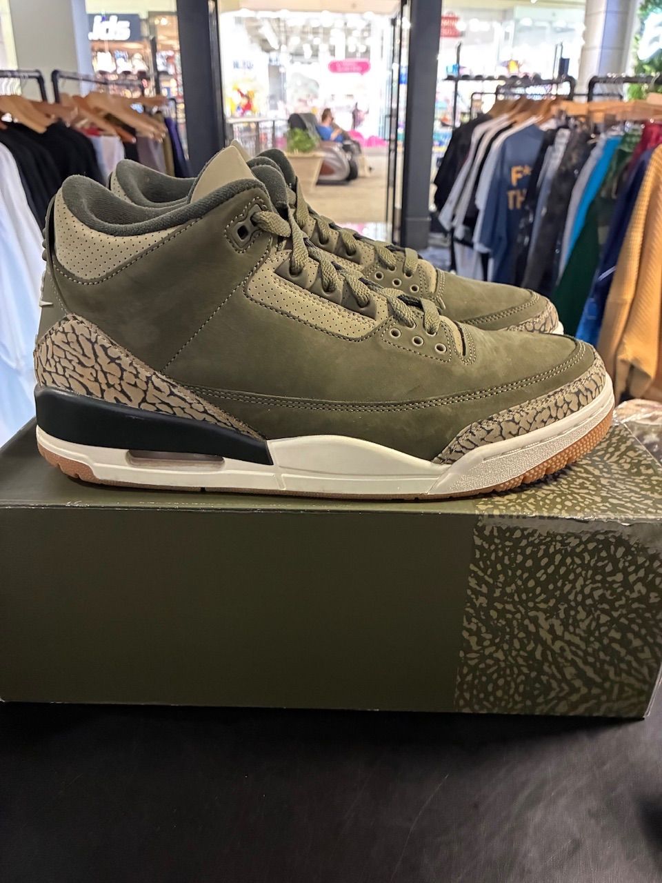 Jordan 3 Retro Family Affair - Used/Worn