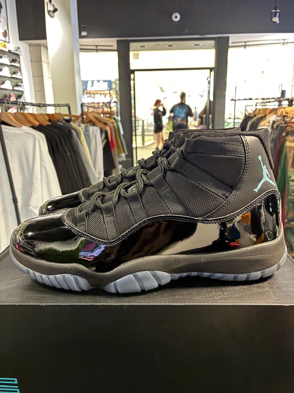 Jordan 11 Retro Gamma Blue (2025) - Used/Worn