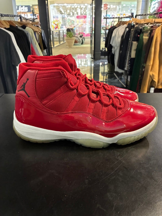 Jordan 11 Retro Win Like 96 - No Box/Used