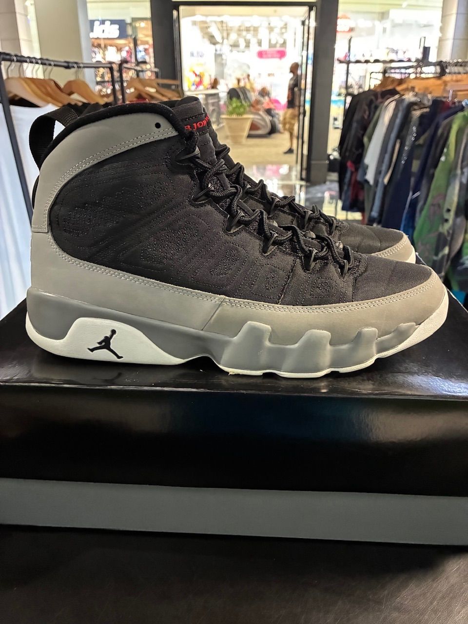 Jordan 9 Retro Particle Grey - Used/Worn
