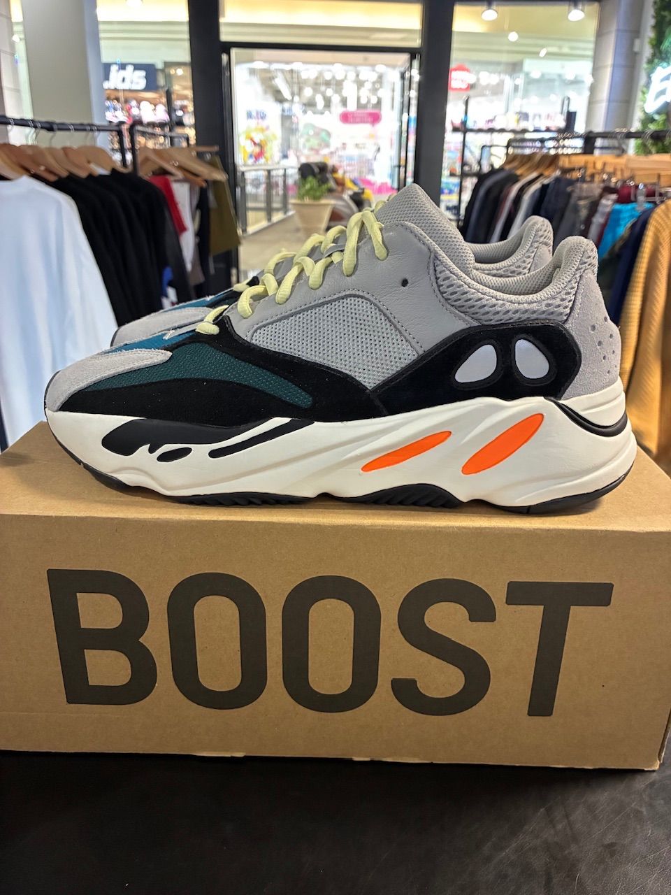 adidas Yeezy Boost 700 Wave Runner - Used/Worn