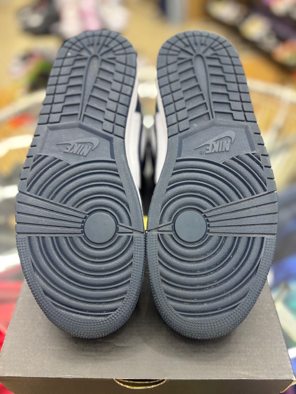 Jordan 1 Mid Armory Navy - Used/Worn