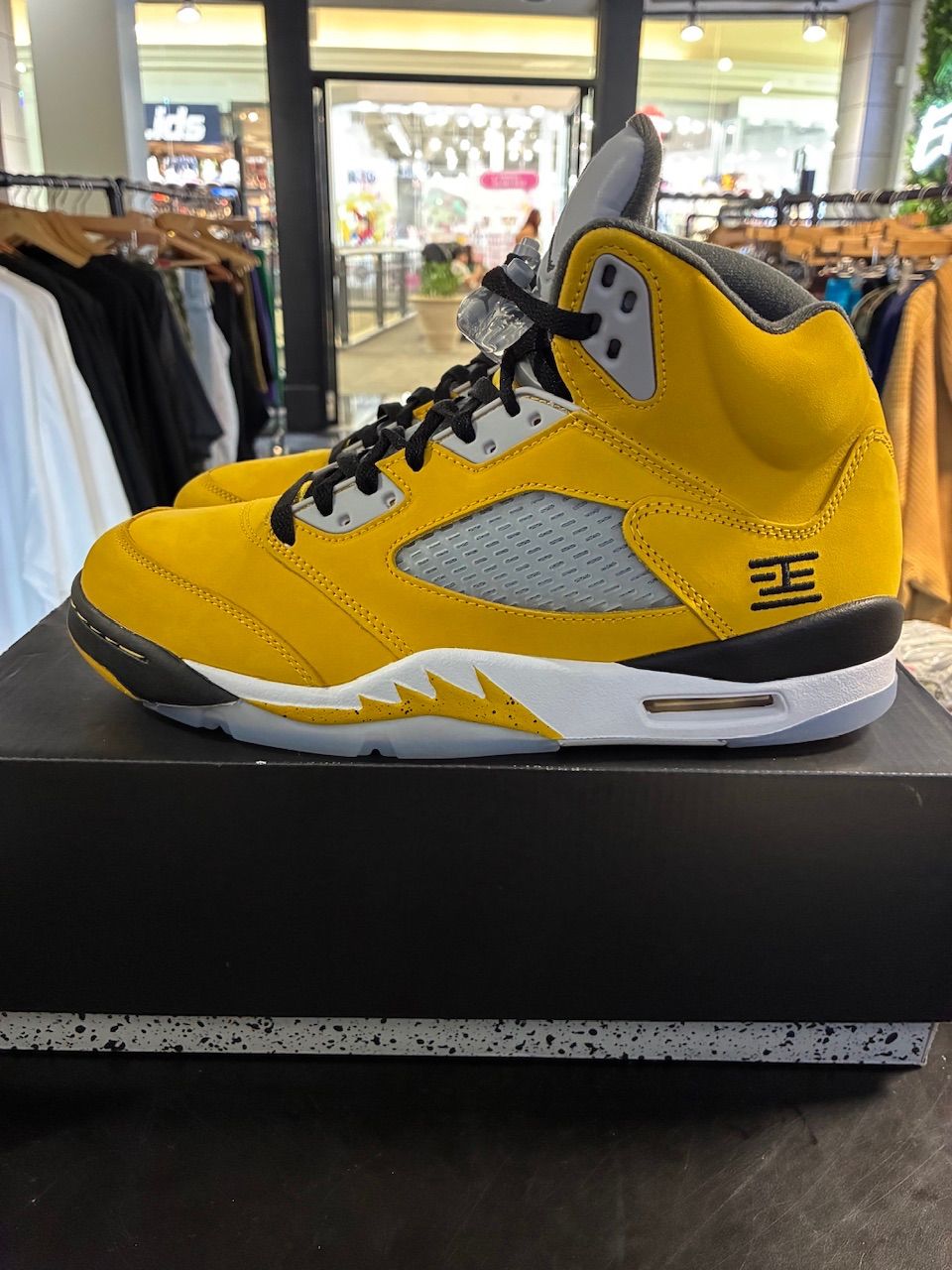 Jordan 5 Retro Tokyo T23 (2025) - Used/Worn