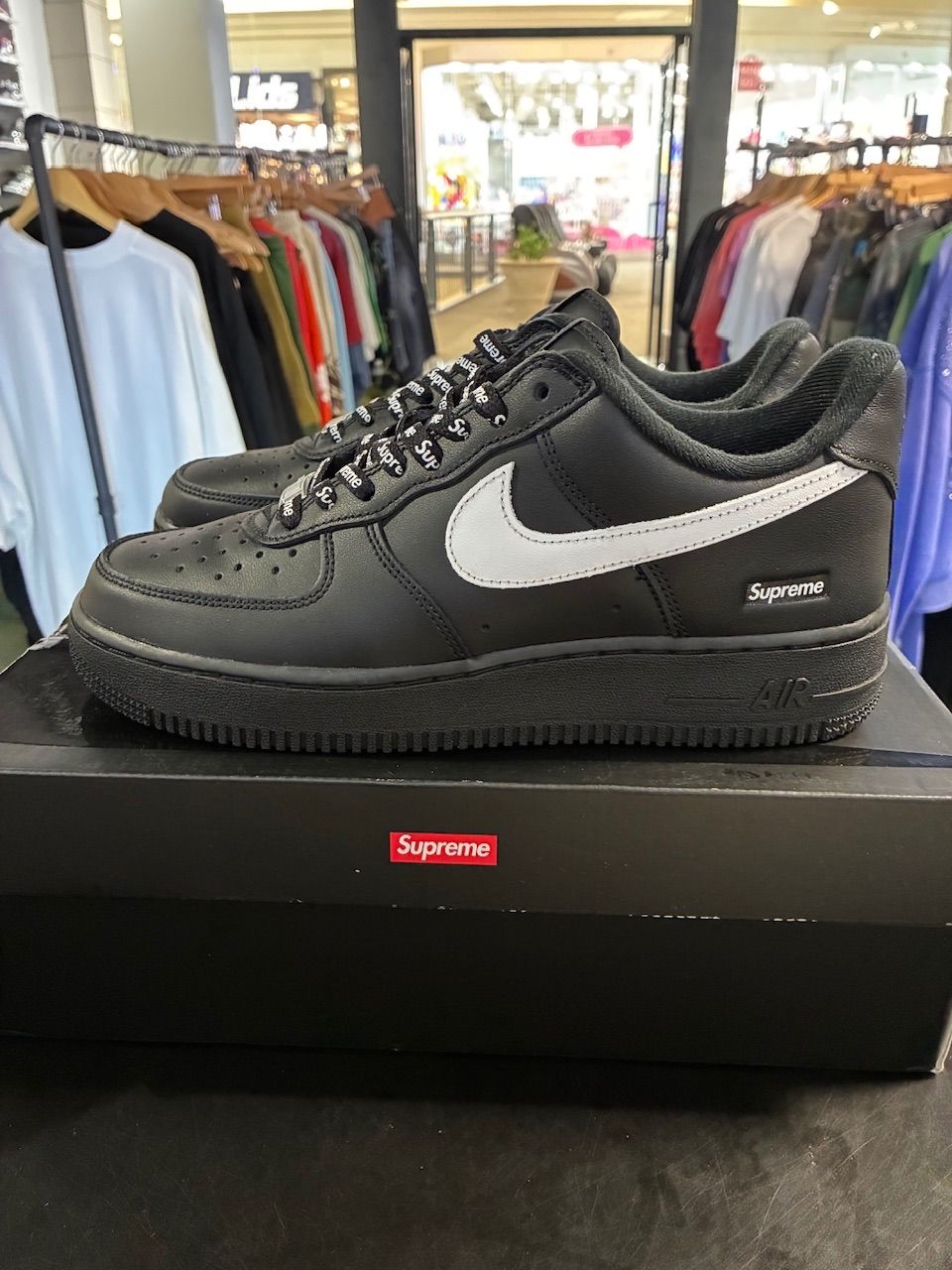 Nike Air Force 1 Low Supreme Black White - Used/Worn