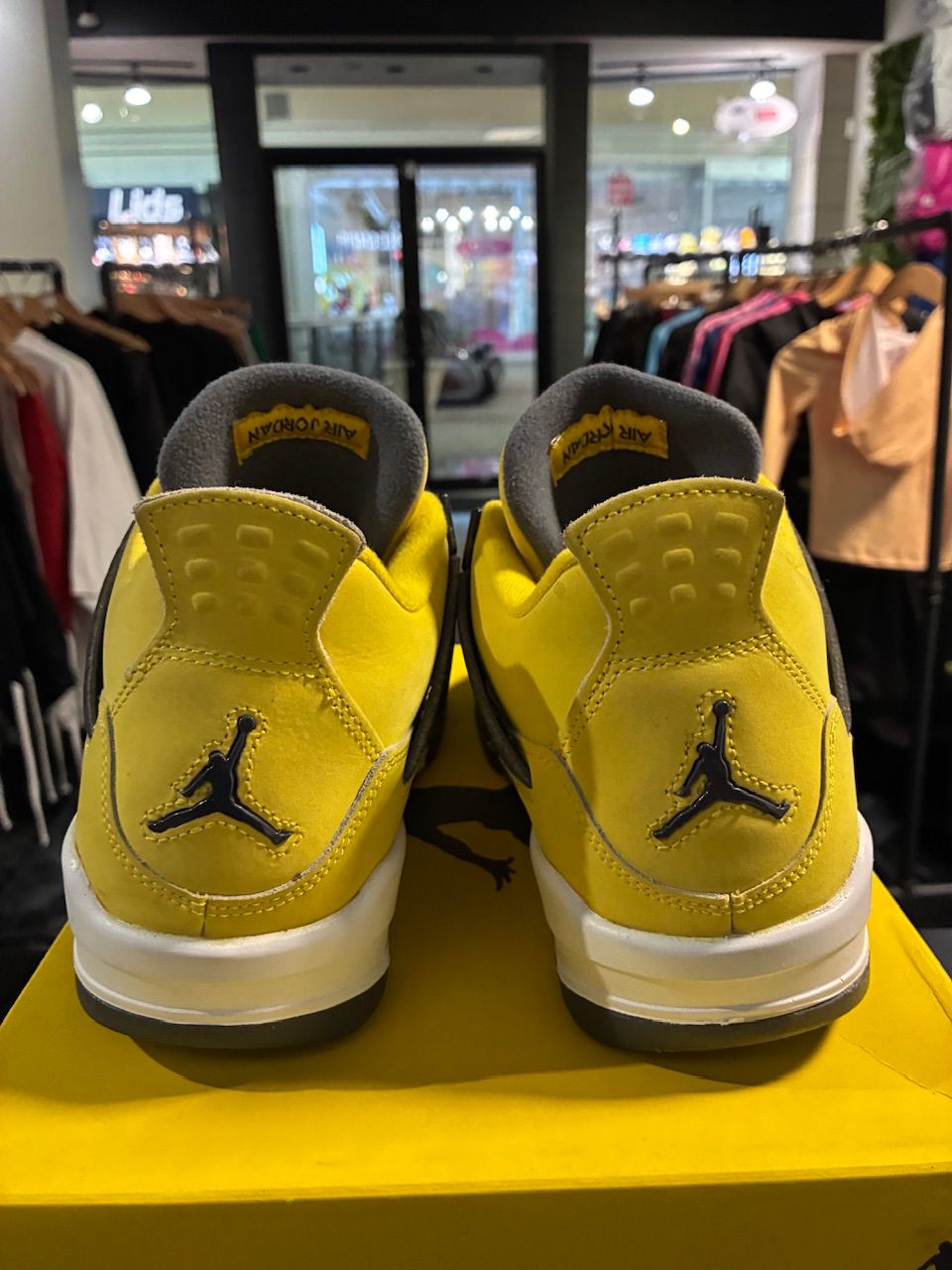 Jordan 4 Retro Lightning (2021) (GS) - Used/Worn