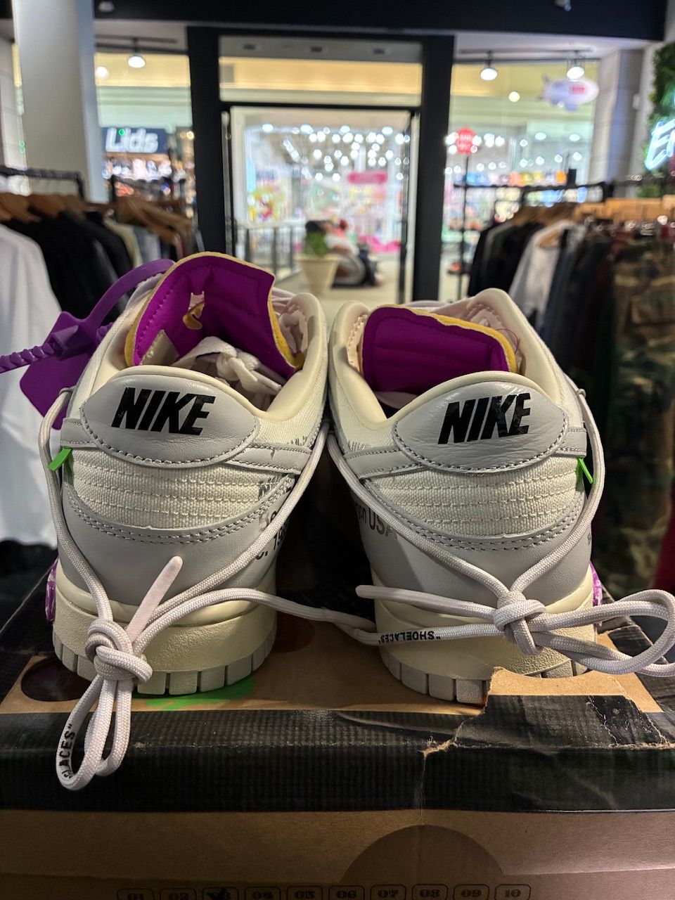 Nike Dunk Low Off-White Lot 3 - Used/Worn