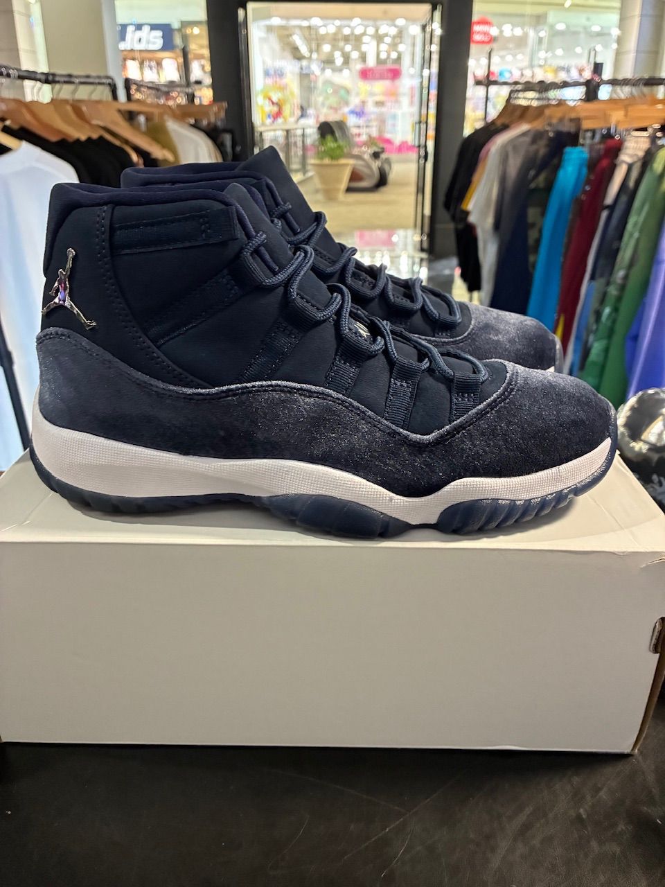 Jordan 11 Retro Midnight Navy (Women's) - Used/Worn