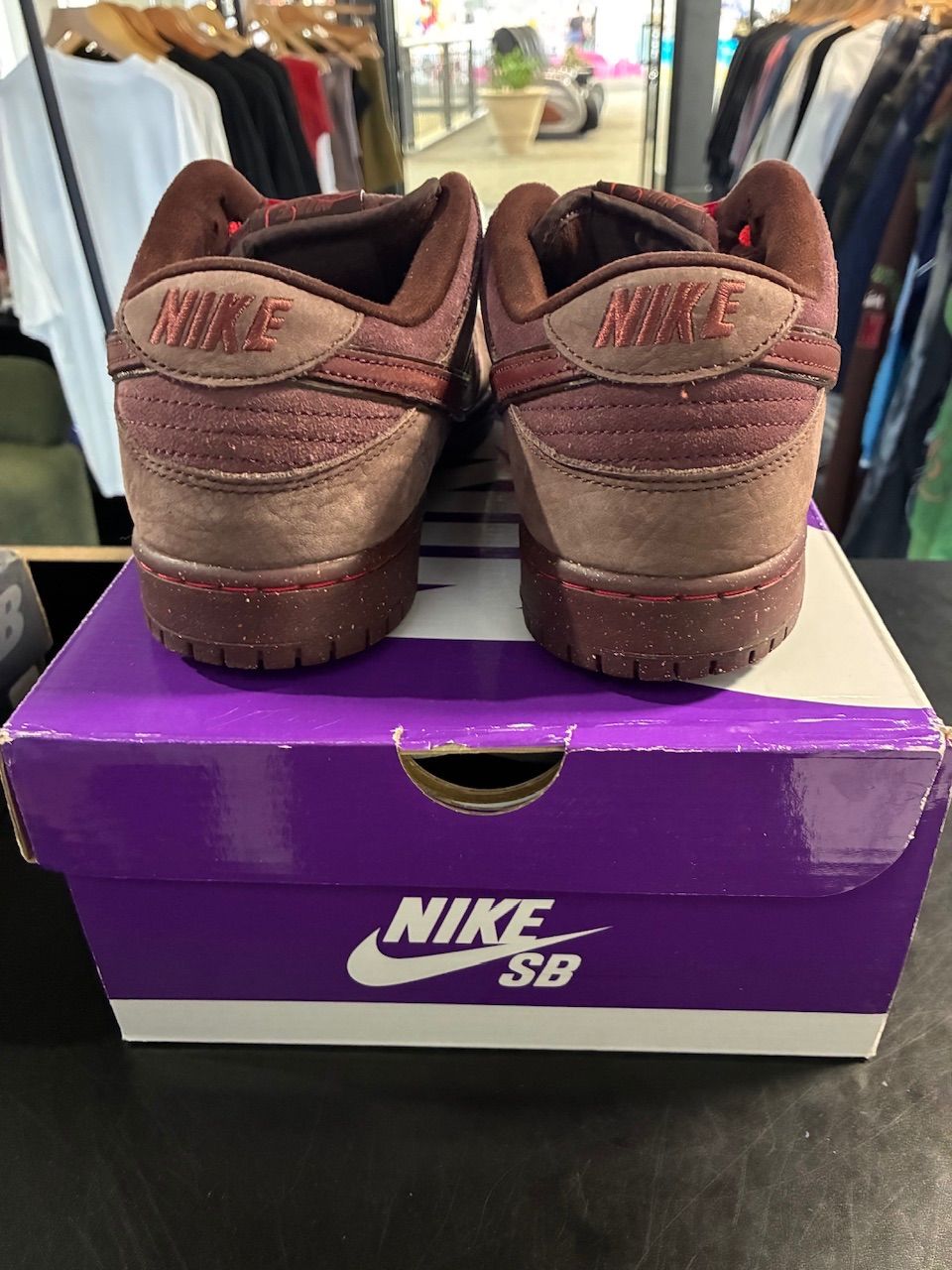 Nike SB Dunk Low City of Love Burgundy Crush - Used/Rep Box