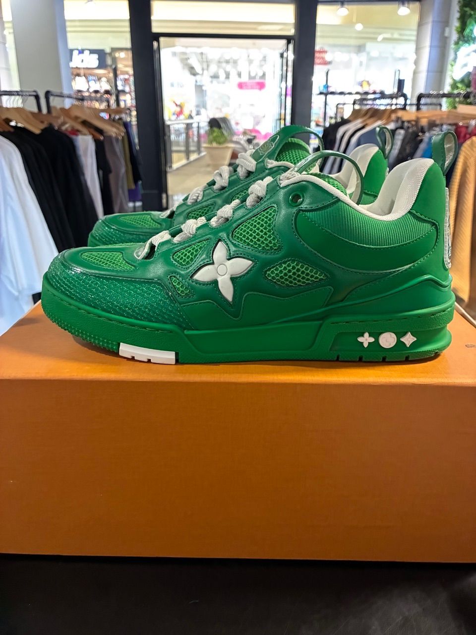 Louis Vuitton LV Skate Green White - Used/Worn