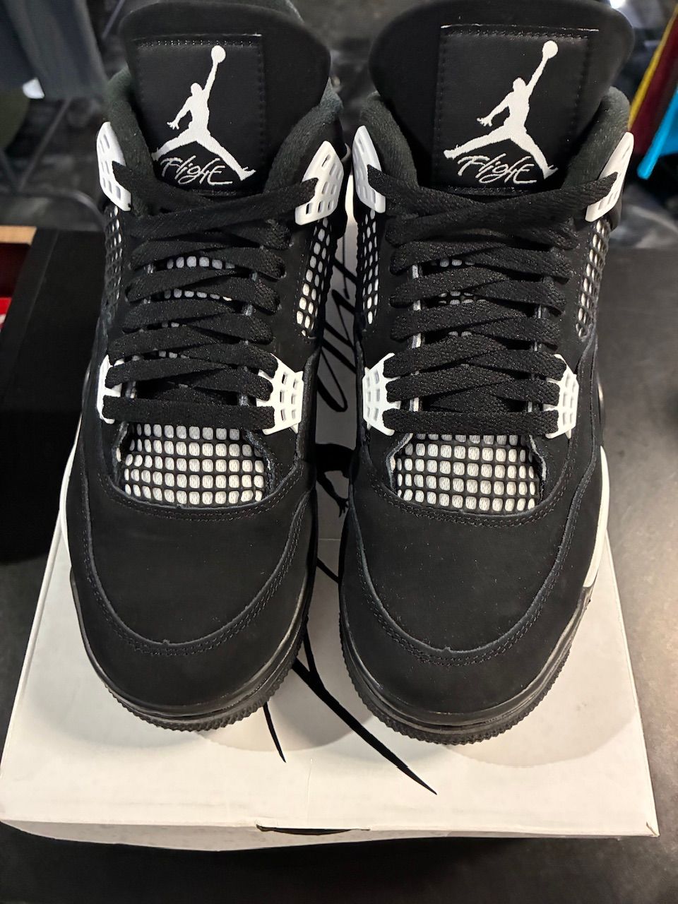 Jordan 4 Retro White Thunder - Used/Worn