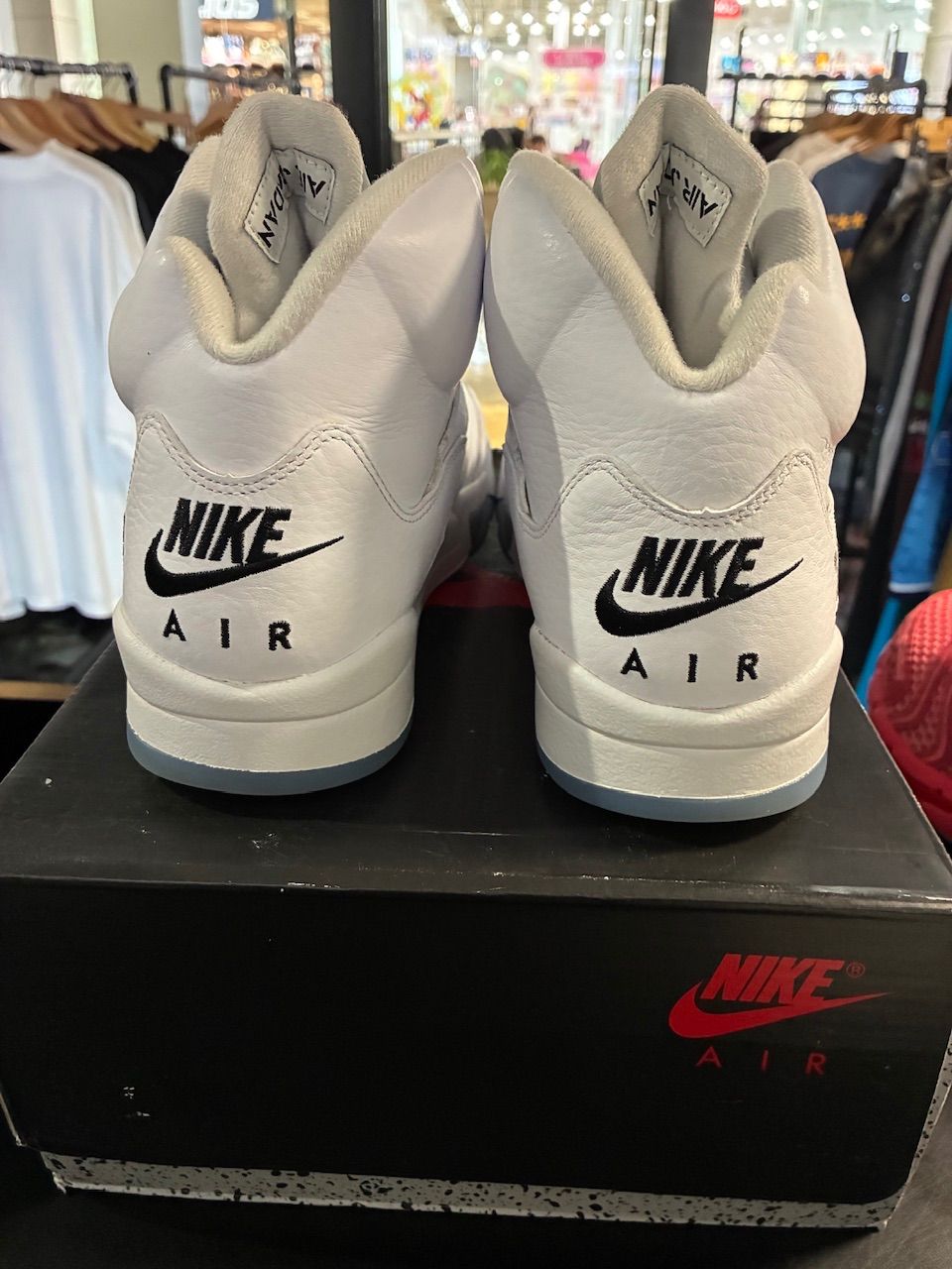 Jordan 5 Retro White Metallic (2026) - Used/Worn
