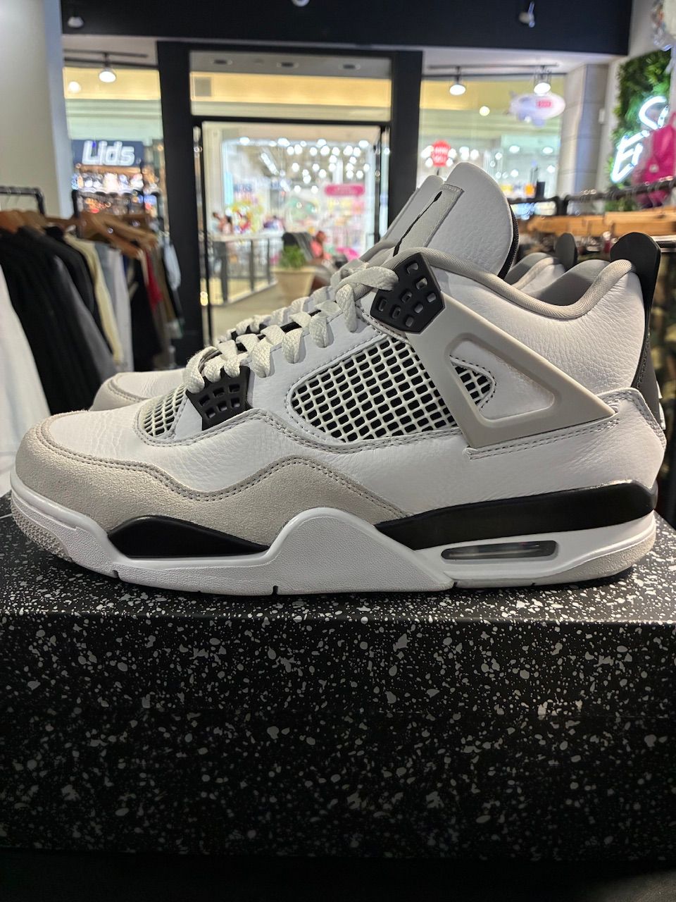 Jordan 4 Retro Military Black - Used/Worn