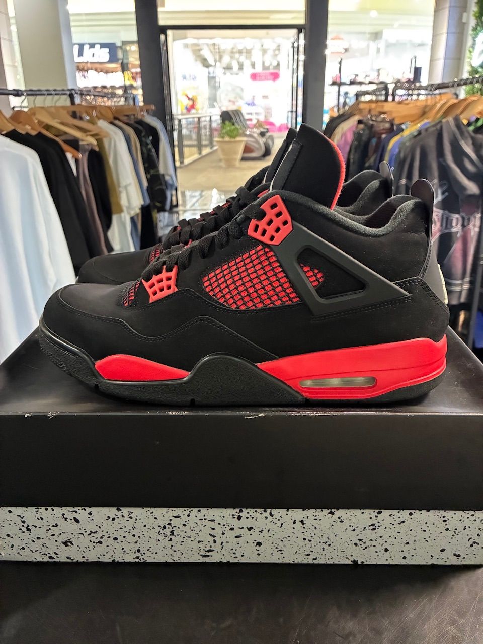 Jordan 4 Retro Red Thunder - Used/Worn