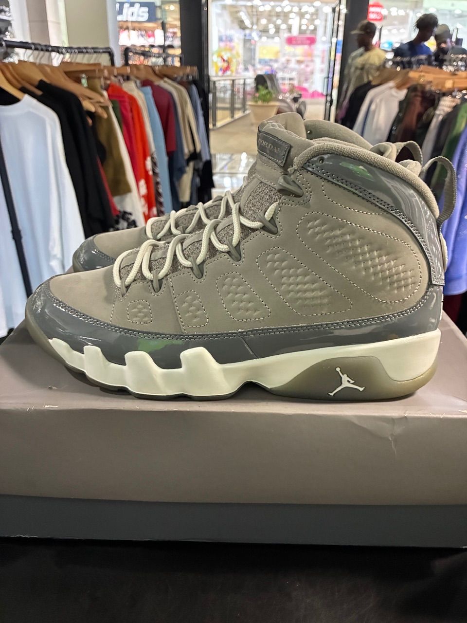 Jordan 9 Retro Cool Grey (2025) - Used/Worn