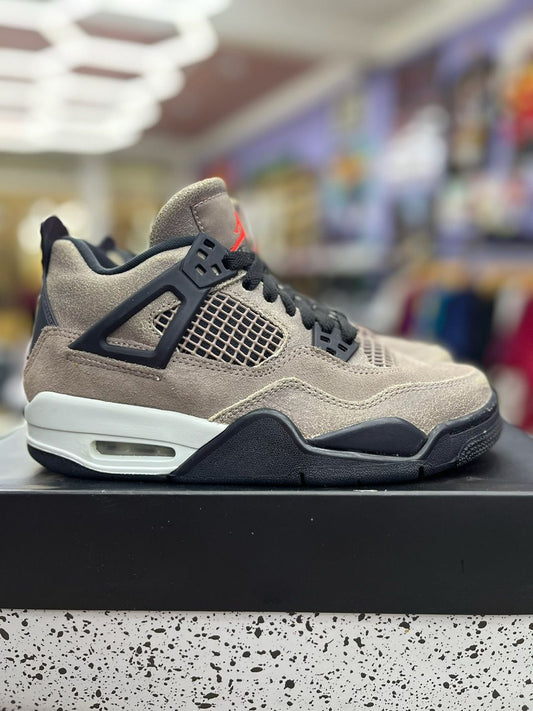 Jordan 4 Retro Taupe Haze (GS) - Used/Worn