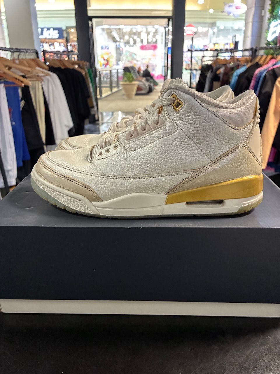 Jordan 3 Retro Champagne and Oysters (Women's) - Used/Rep Box