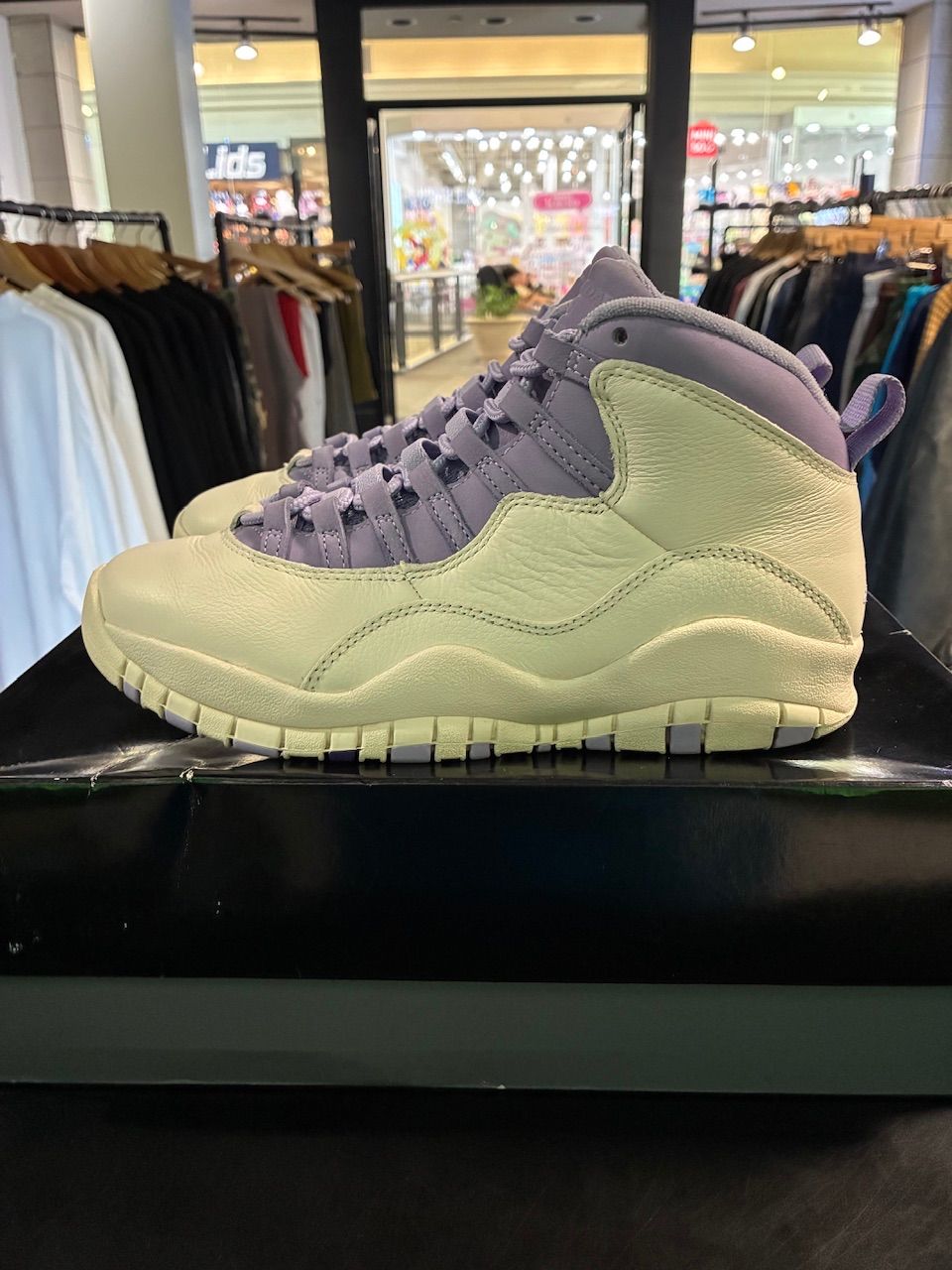 Jordan 10 Retro Hydrangeas (Women's) - Used/Worn