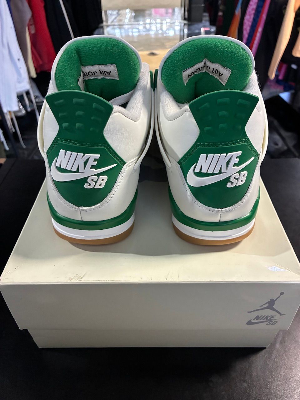 Jordan 4 Retro SB Pine Green - Used/Worn