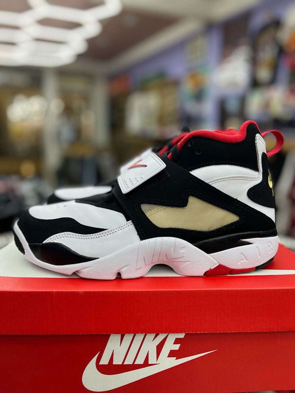 Nike Air Diamond Turf 49ers (2025) - Like New