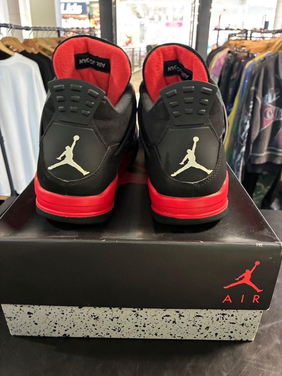 Jordan 4 Retro Red Thunder - Used/Worn