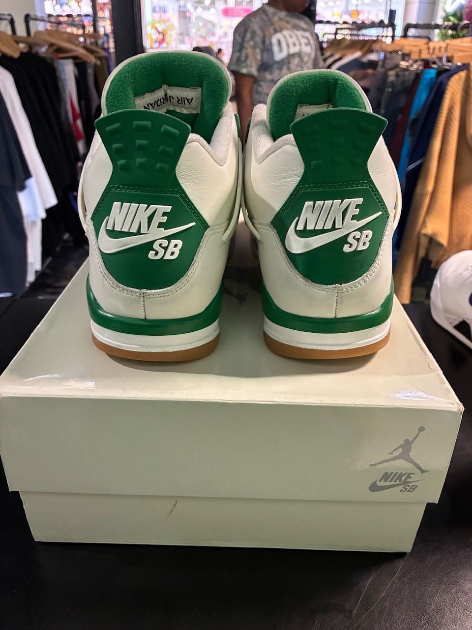 Jordan 4 Retro SB Pine Green - Used/Worn