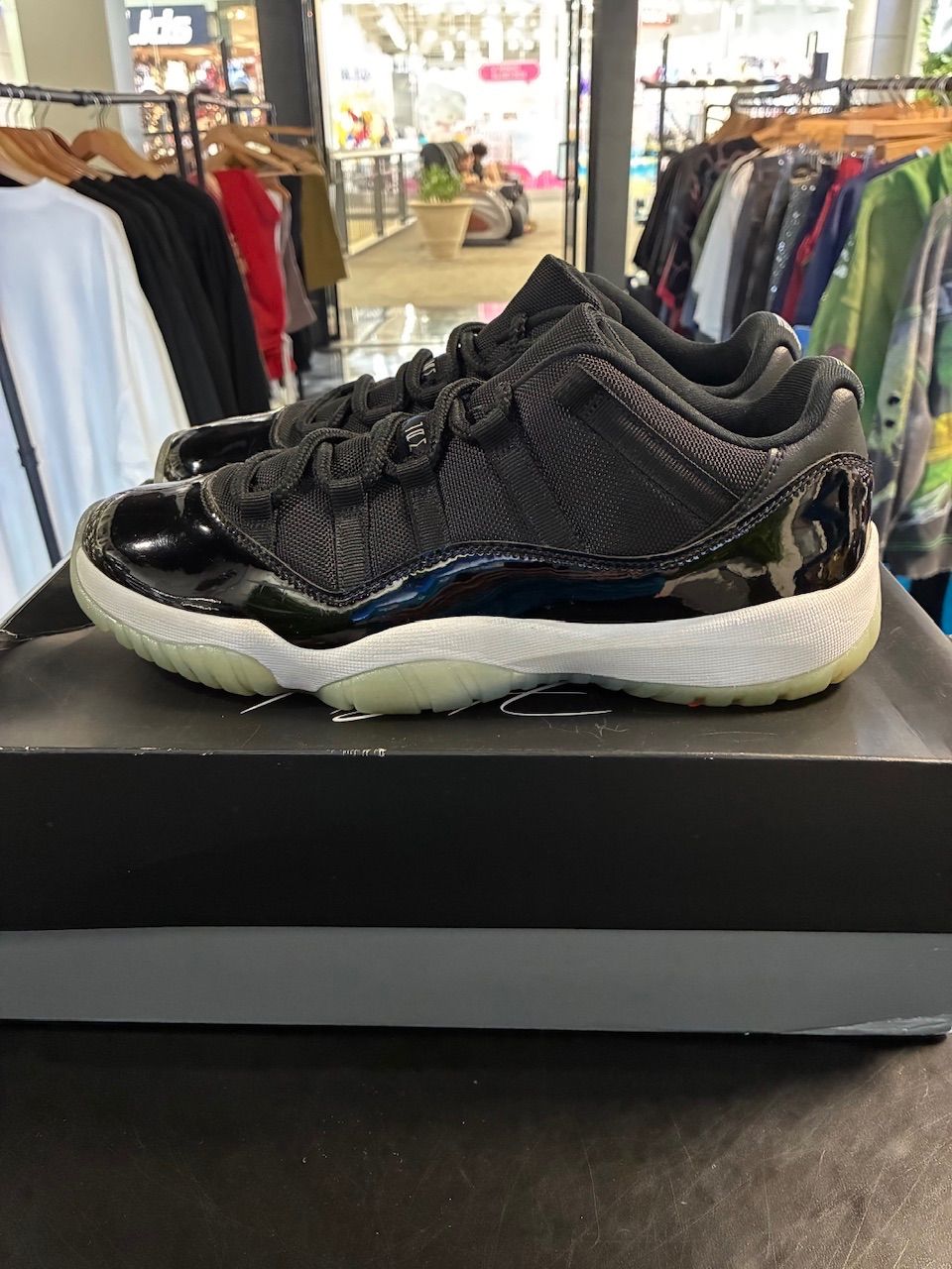 Jordan 11 Retro Low Space Jam - Used/Worn