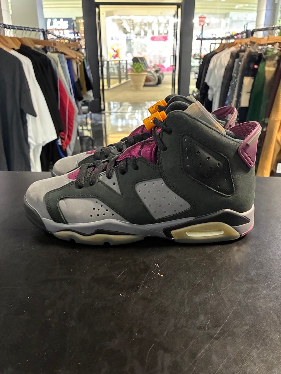 Jordan 6 Retro Bordeaux (GS) - No Box/Used
