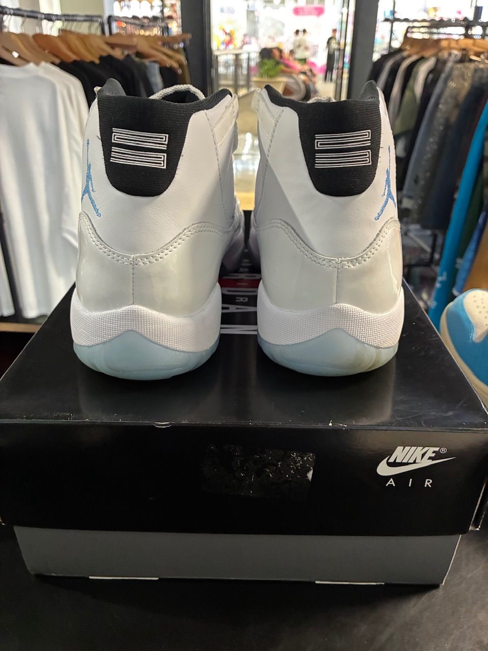 Jordan 11 Retro Legend Blue (2024) - Used/Worn