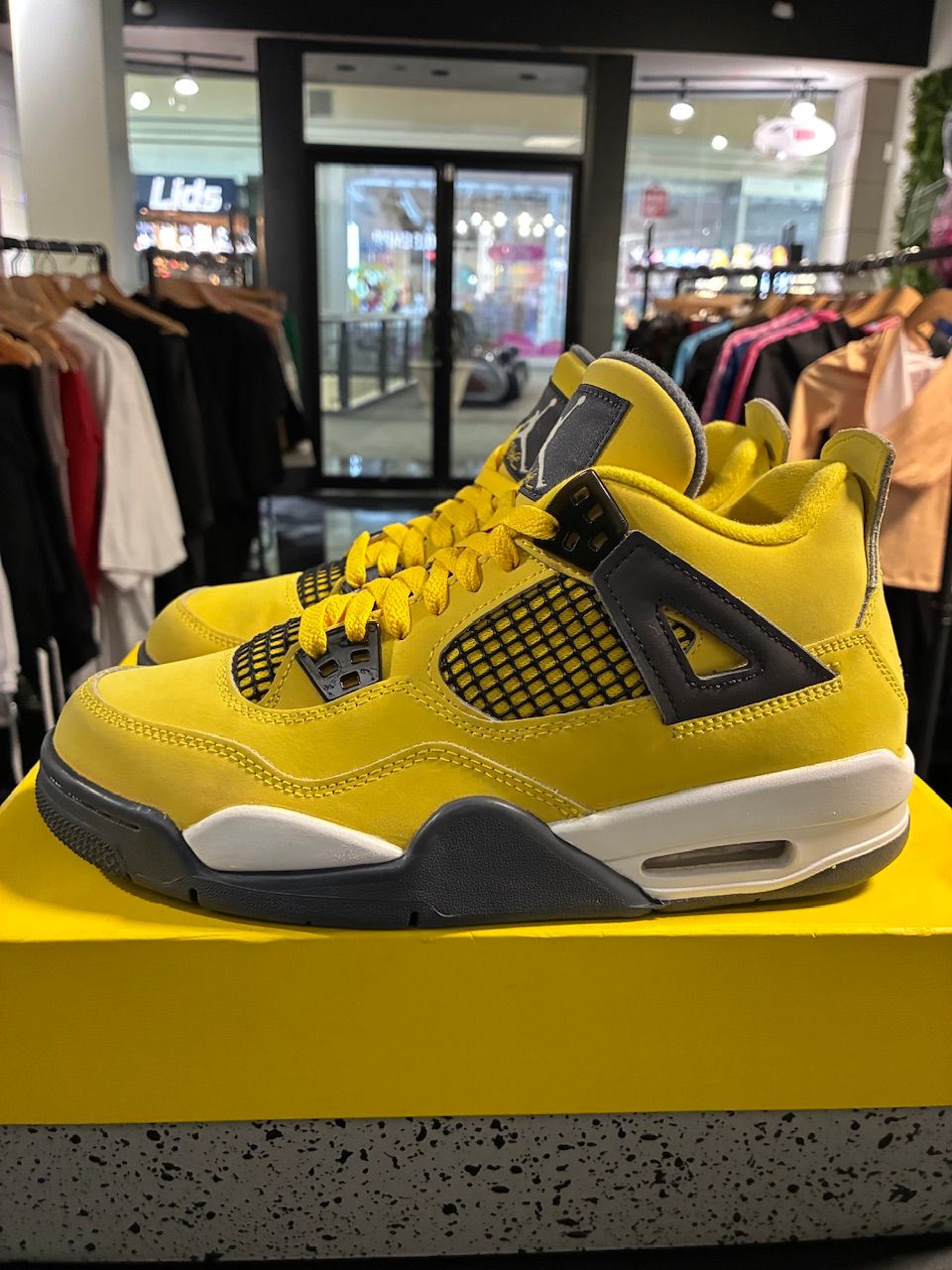 Jordan 4 Retro Lightning (2021) (GS) - Used/Worn