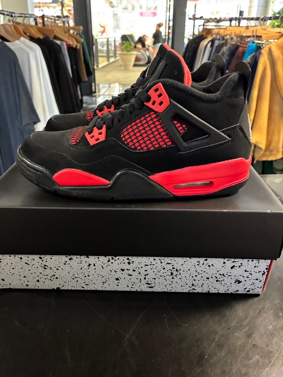 Jordan 4 Retro Red Thunder (GS) - Used/Worn