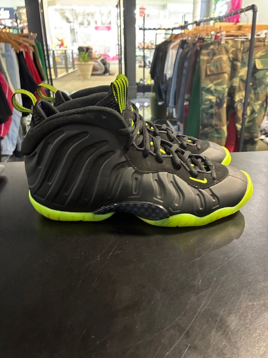 Nike Little Posite One Black Volt (GS) - No Box/Used