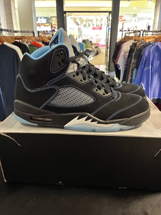 Jordan 5 Retro Black University Blue (2026) - Used/Worn