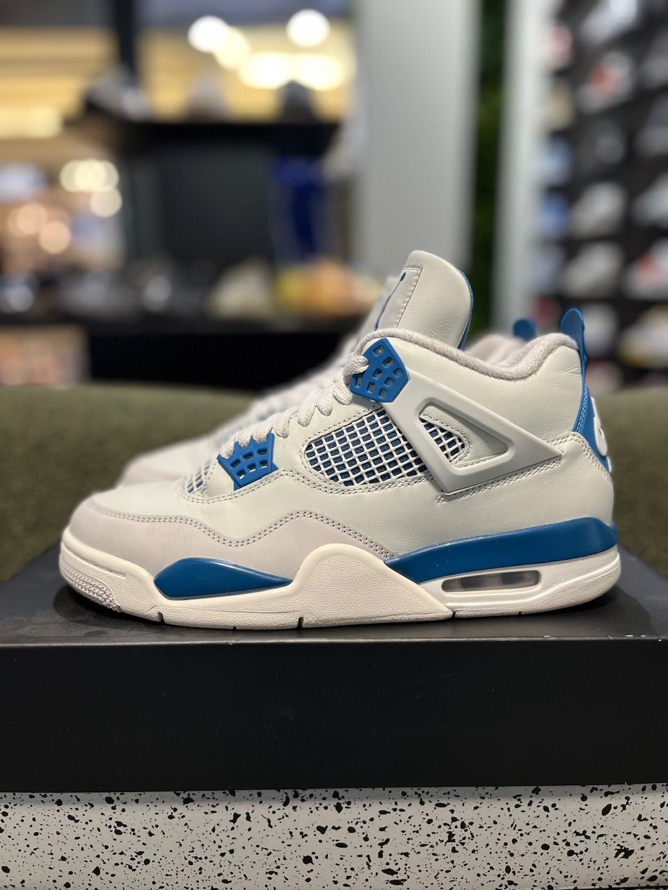 Jordan 4 Retro Military Blue (2024) - Used/Worn