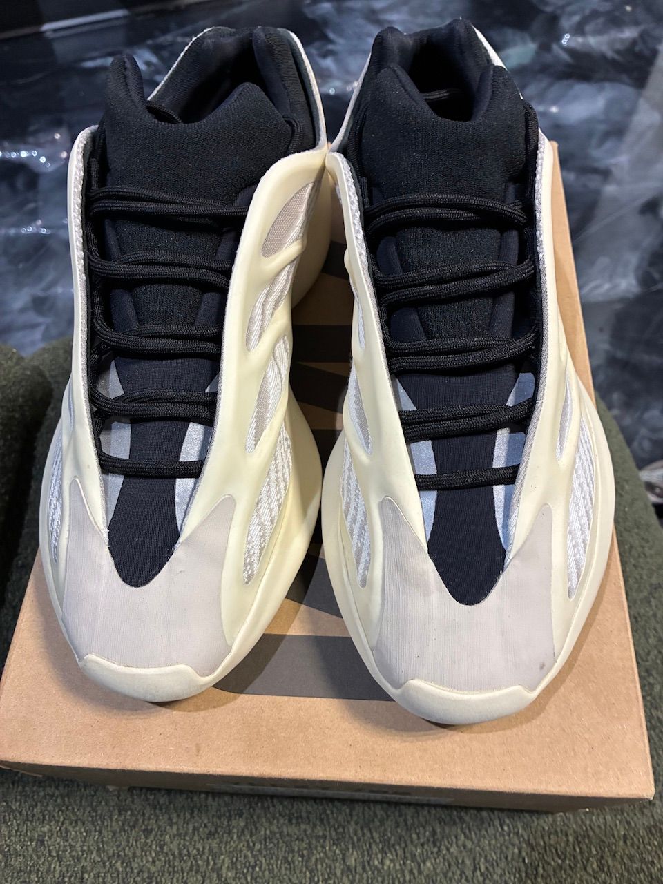 adidas Yeezy 700 V3 Azael - Used/Worn