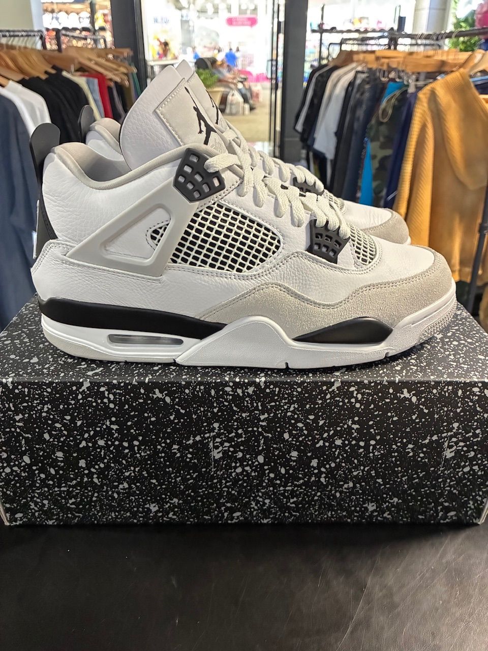 Jordan 4 Retro Military Black - Used/Worn