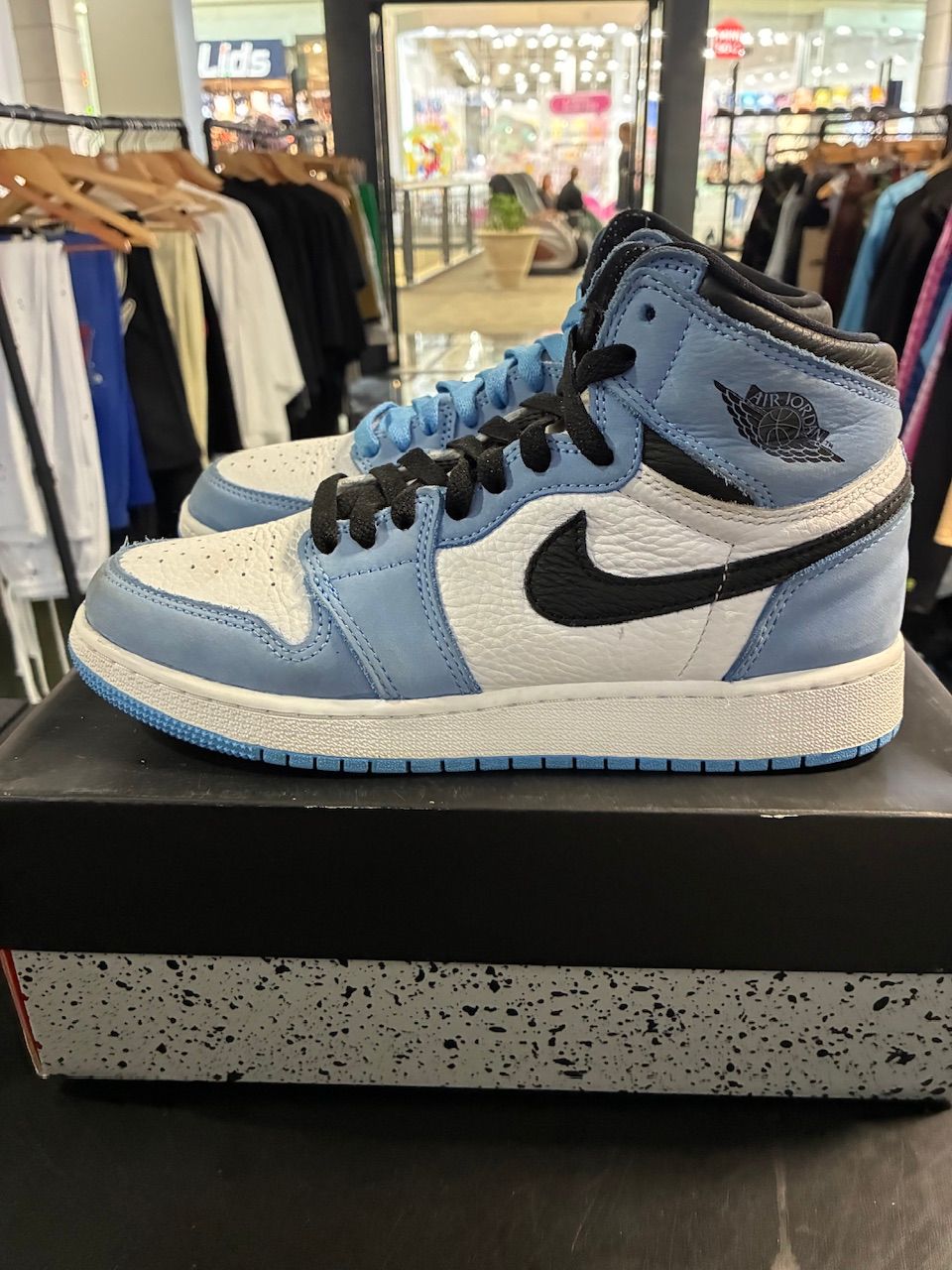 Jordan 1 Retro High OG University Blue (GS) - Used/Rep Box