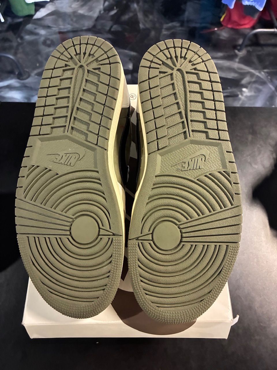 Jordan 1 Retro Low OG SP Travis Scott Medium Olive - Used/Worn