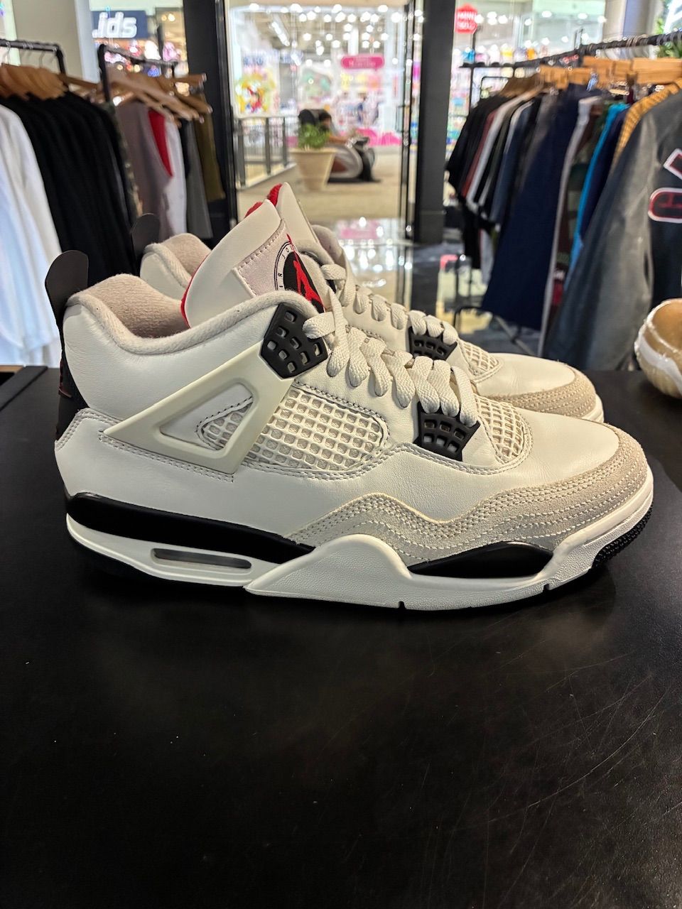Jordan 4 Retro OG Flight Club - No Box/Used