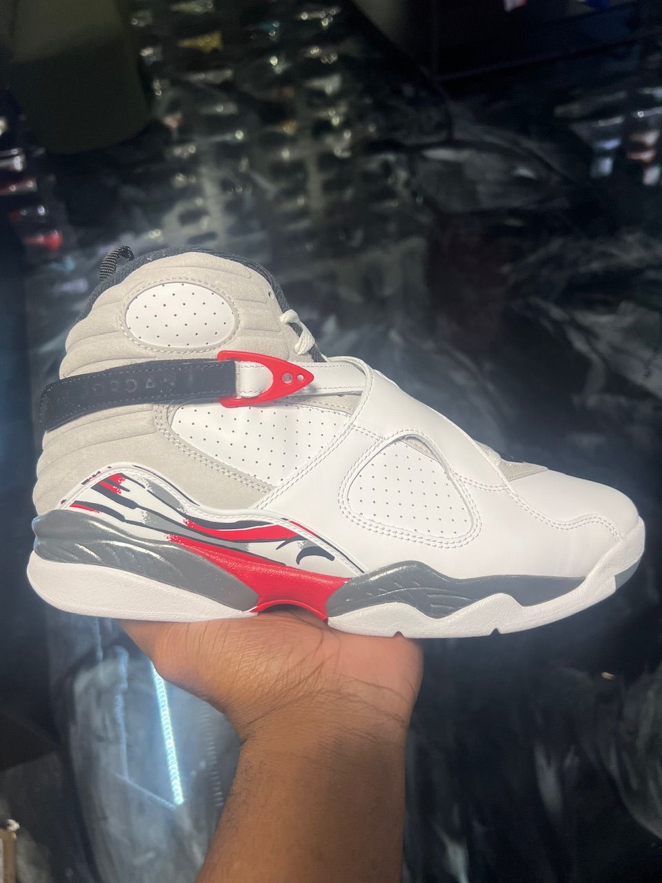 Jordan 8 Retro Bugs Bunny (2025)