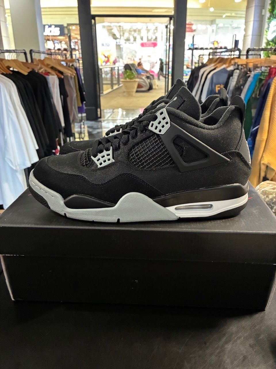 Jordan 4 Retro SE Black Canvas - Used/Worn