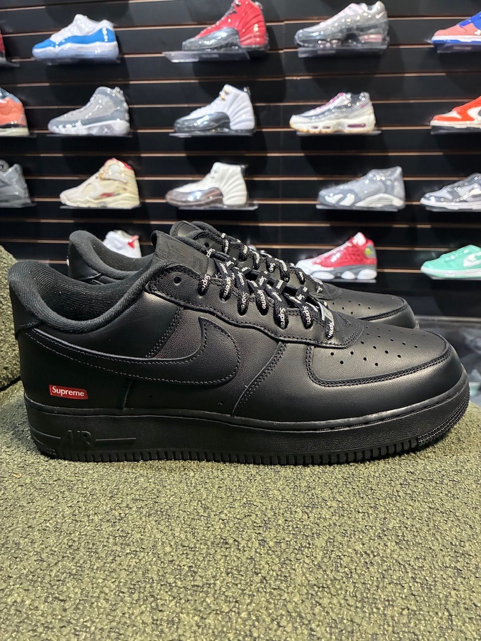 Nike Air Force 1 Low Supreme Black - No Box/Used