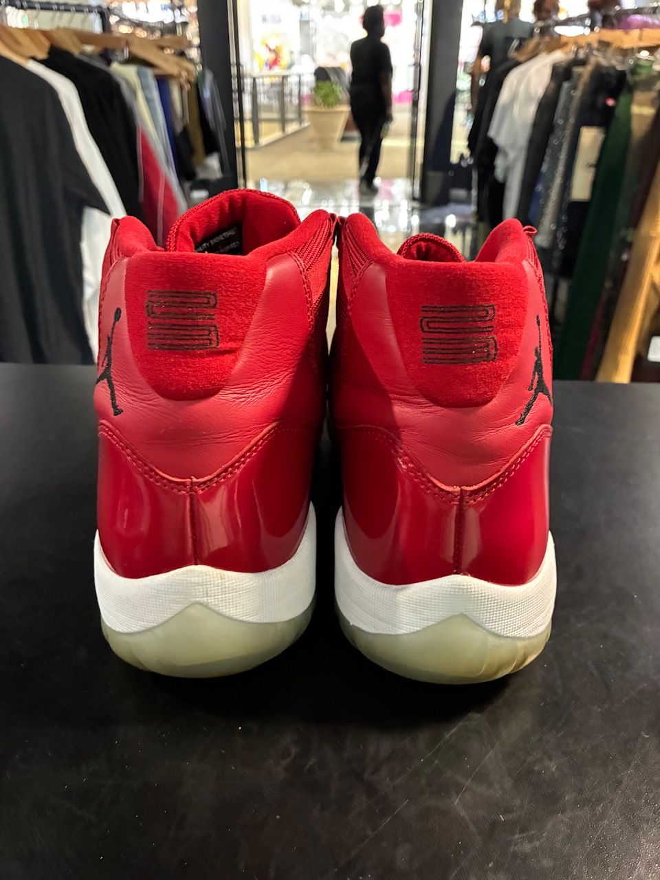 Jordan 11 Retro Win Like 96 - No Box/Used