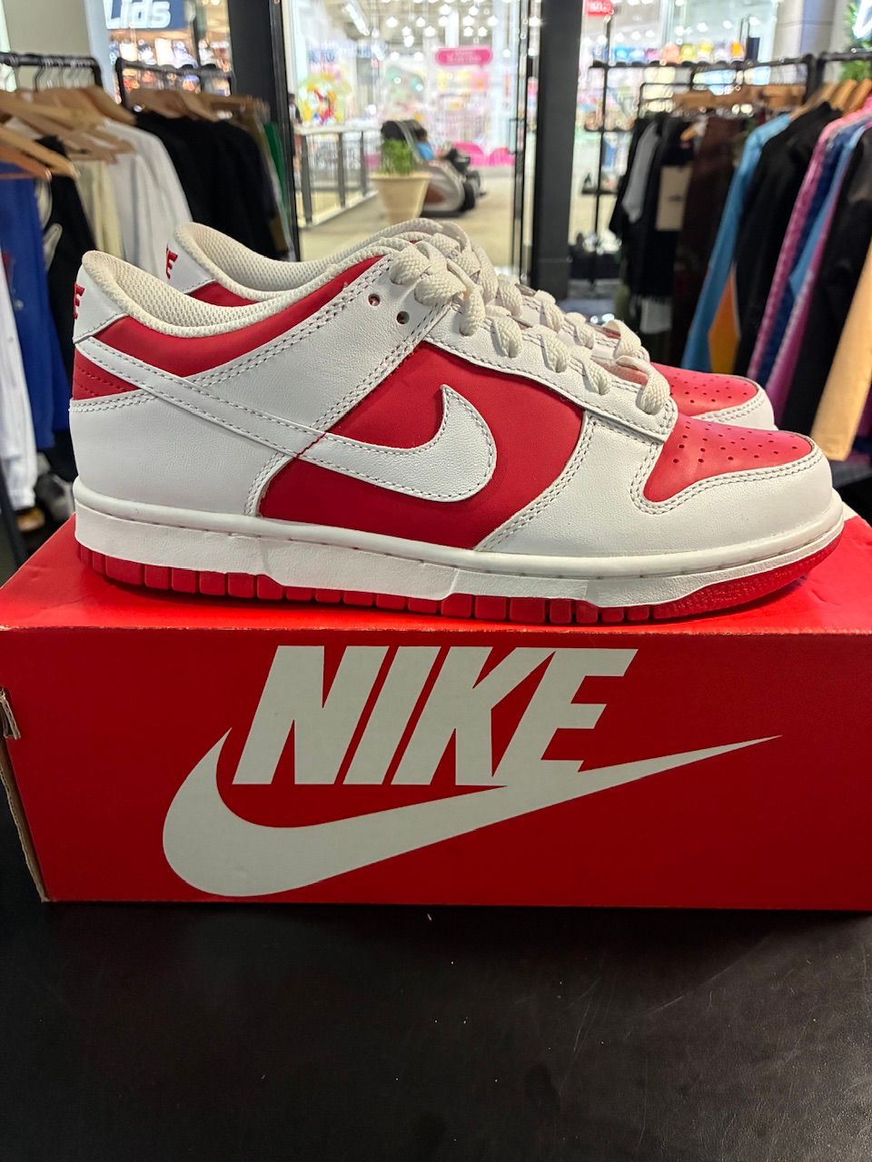 Nike Dunk Low Championship Red (GS) - Used/Worn