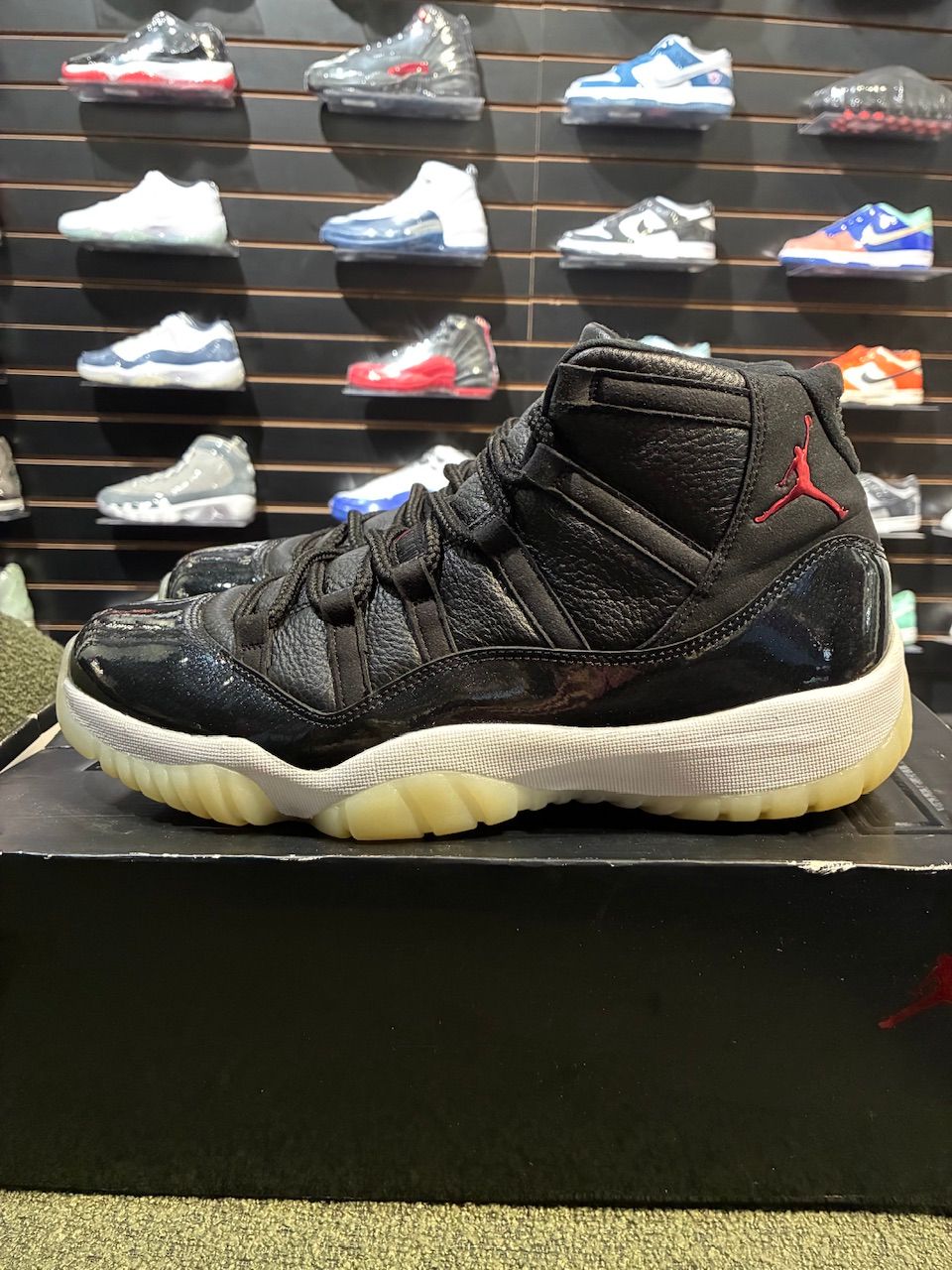 Jordan 11 Retro 72-10 - Used/Worn