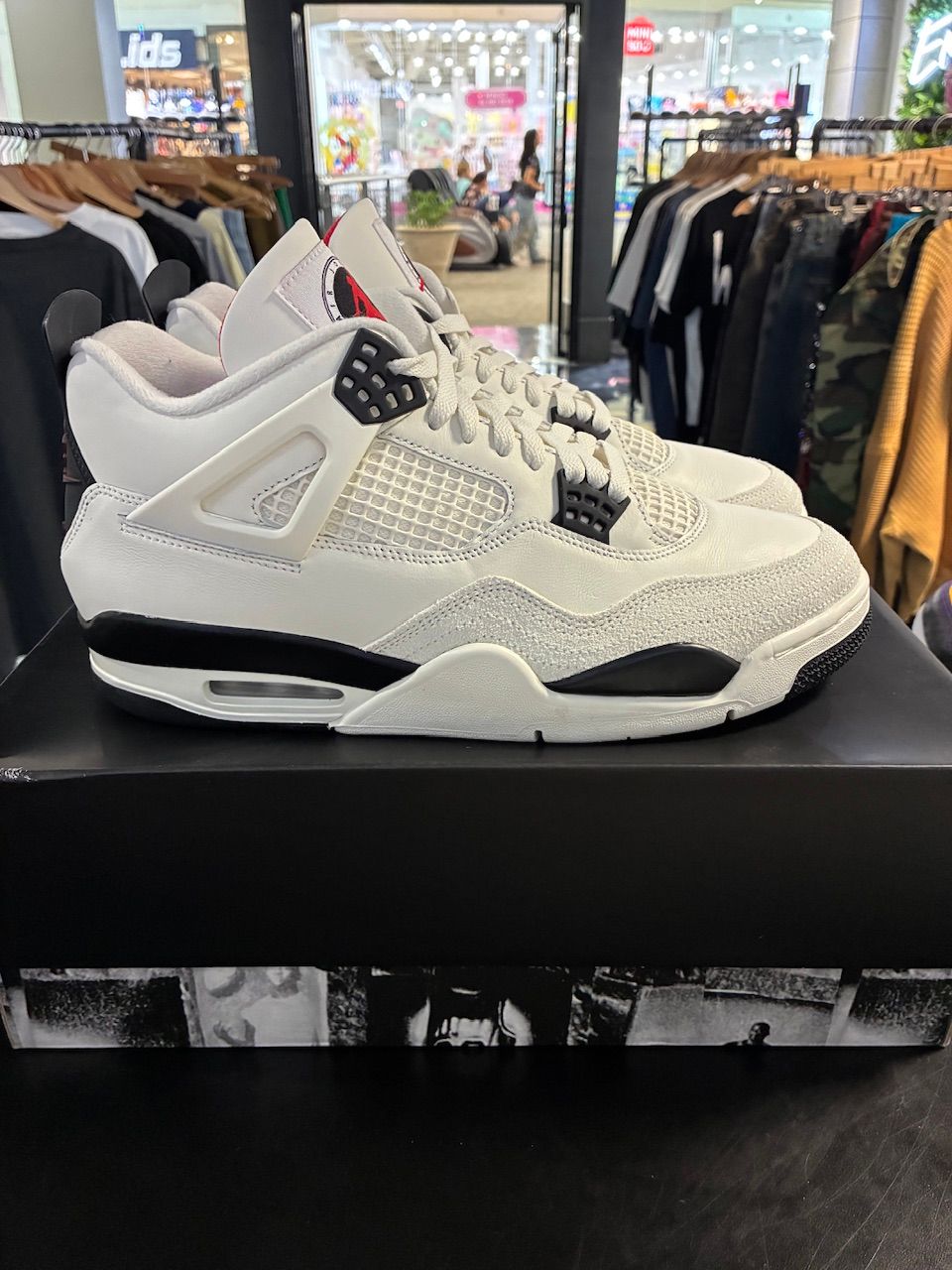 Jordan 4 Retro OG Flight Club - Used/Worn
